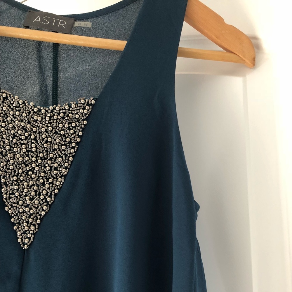 ASTR Green Sleeveless Blouse